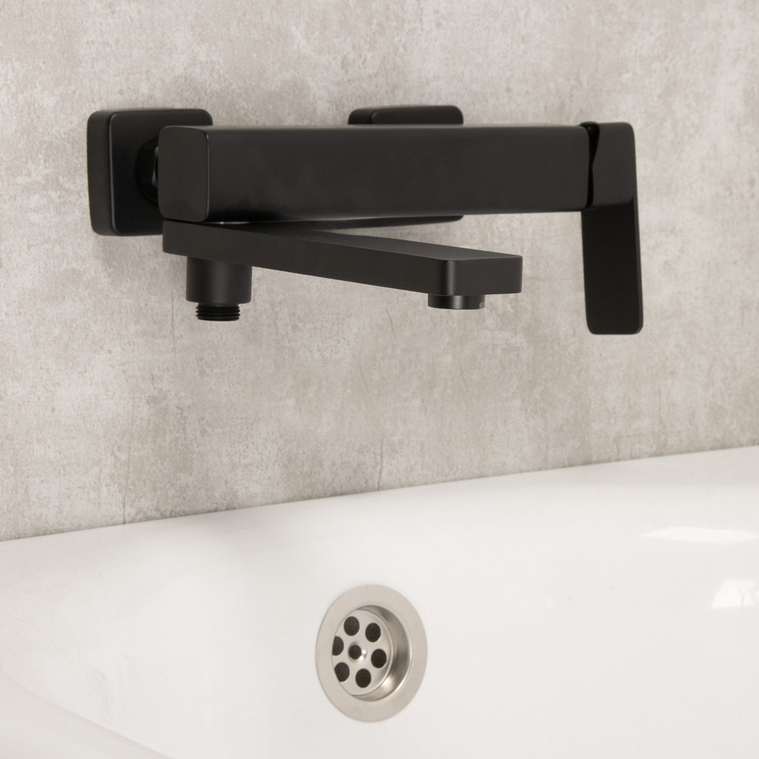 Смеситель для ванны FMARK черный FS8724-22H *1/6