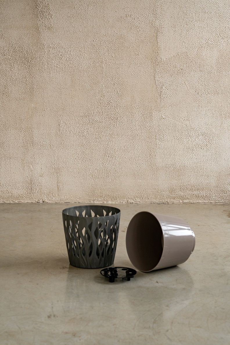 Кашпо пластм. "Winds" 20л d верха 340мм h310мм со вставкой 18,7л Антрацит IG652110003 *1/9