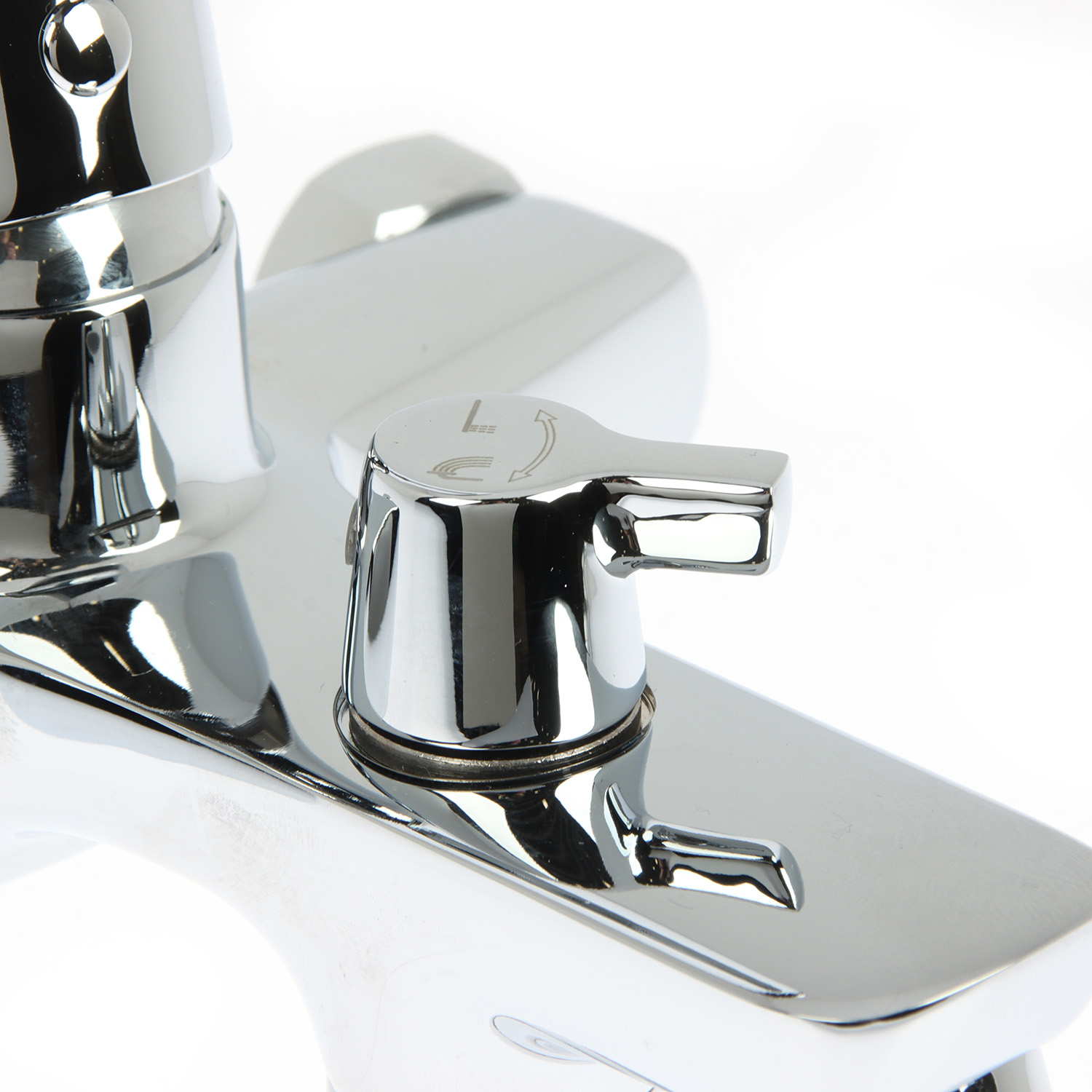 Смеситель для ванны IDDIS Vibe, короткий излив, однорычажный