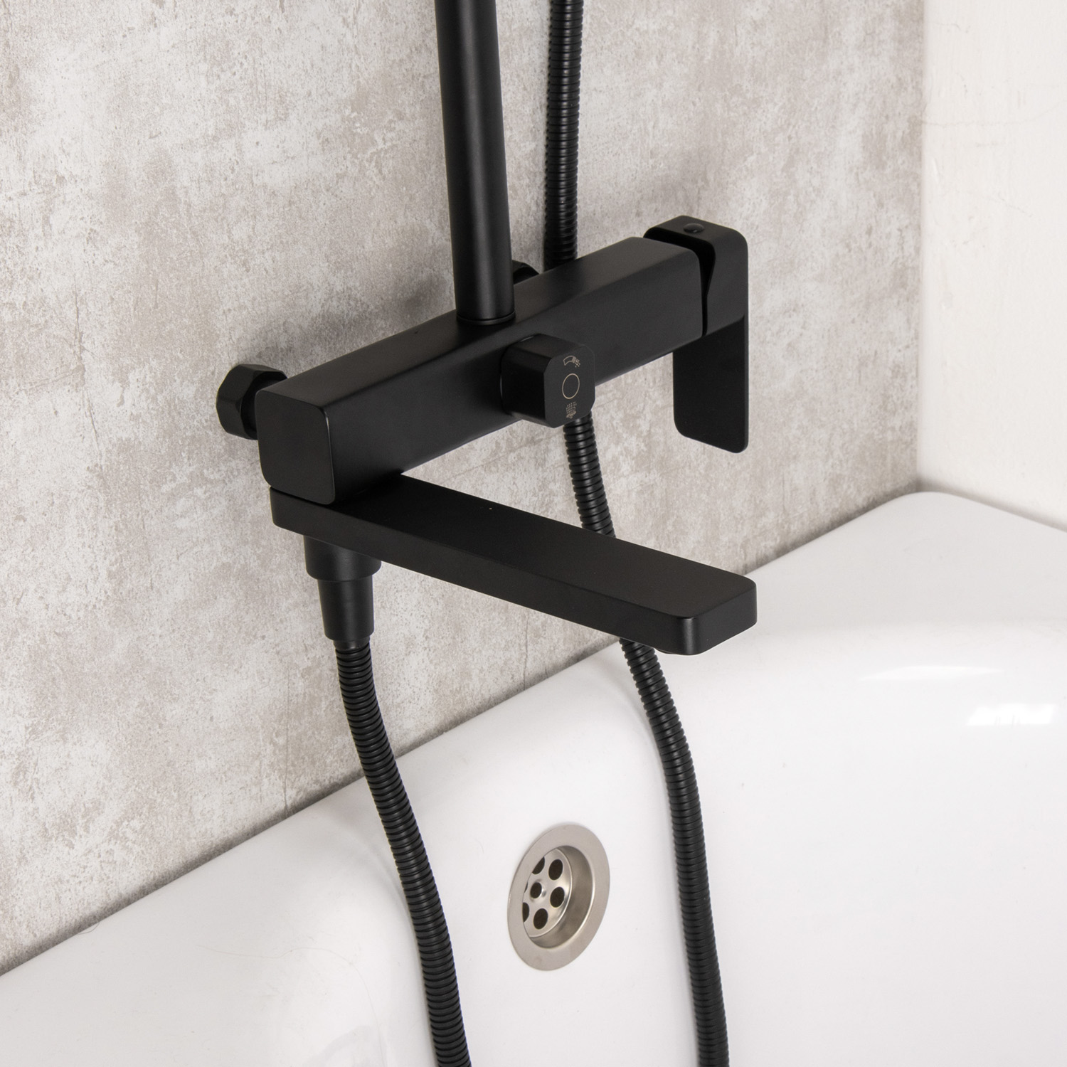 Смеситель д/ванны со стойкой для душа + ручной и тропический душ Fmark FS8745-22H черный *1