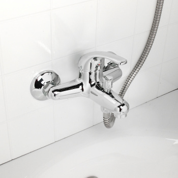 Смеситель для ванны Potato P3004, короткий излив, однорычажный