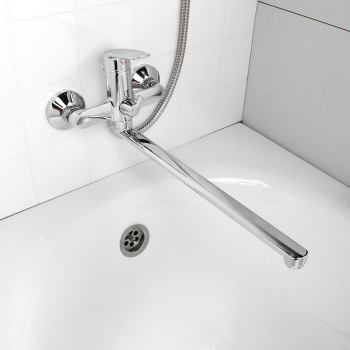 Смеситель для ванны Milardo Horizont, длинный излив, однорычажный