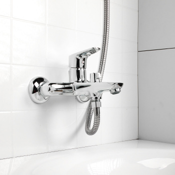 Смеситель для ванны IDDIS Zodiac, короткий излив, однорычажный