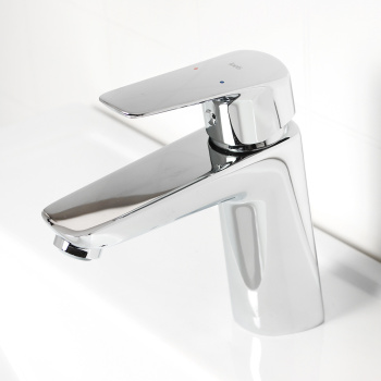 Смеситель для умывальника IDDIS Vibe VIBSB00i01, короткий излив, рычажный