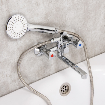 Смеситель для ванны с длинным изливом Milardo Tring TRISBL2M10 *1