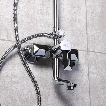 Смеситель д/ванны со стойкой для душа + ручной и тропический душ FASHUN A2418 *1