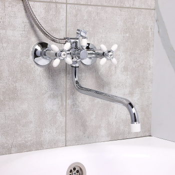 Смеситель для ванны Эверест В22-071А, длинный излив, двухвентильный