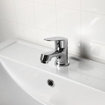 Смеситель для умывальника Hans Fetter HF5201, короткий излив, рычажный